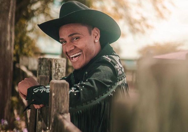 Influenciador Ney Lima sofre acidente na BR-116