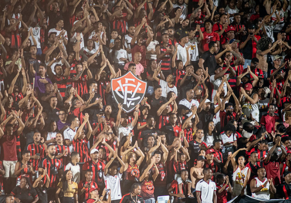 Vitória sobe preço dos ingressos e torcida reage: ‘Bizarro cobrar R$ 200’