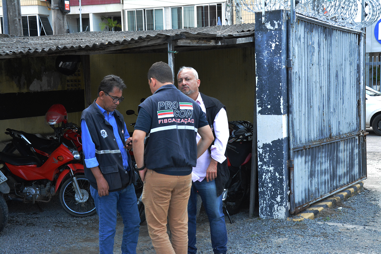 Ação do Procon flagra irregularidades em 14 estacionamentos