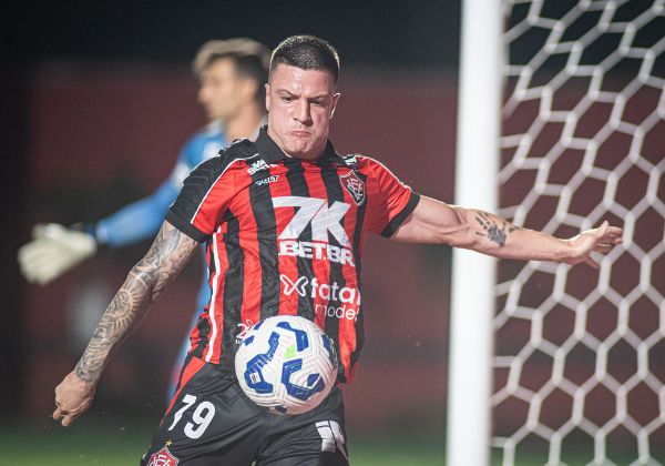Renato Kayzer é desfalque do Vitória na decisão contra o Universidad Católica pela Sul-Americana