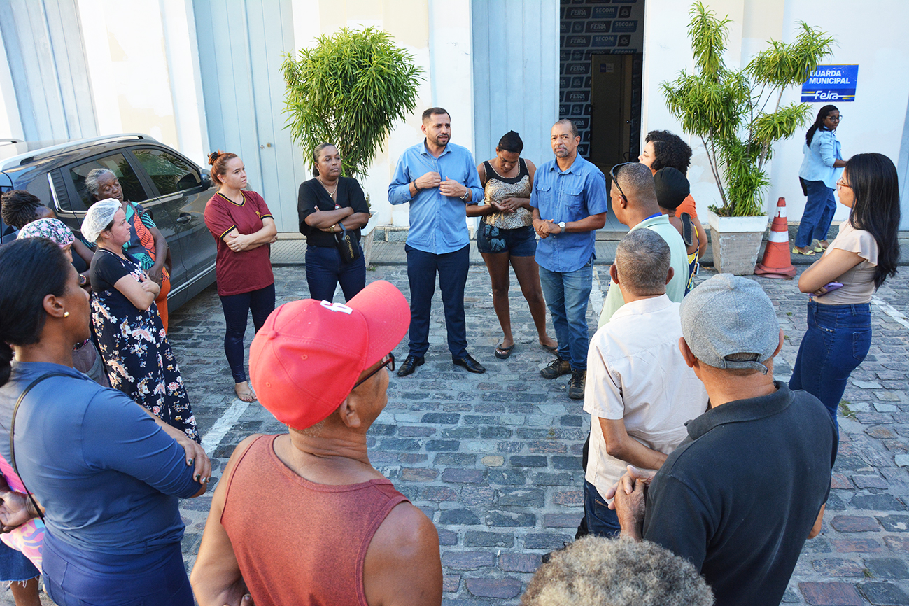 Prefeitura amplia diálogo para entrega das novas barracas padronizadas da Marechal