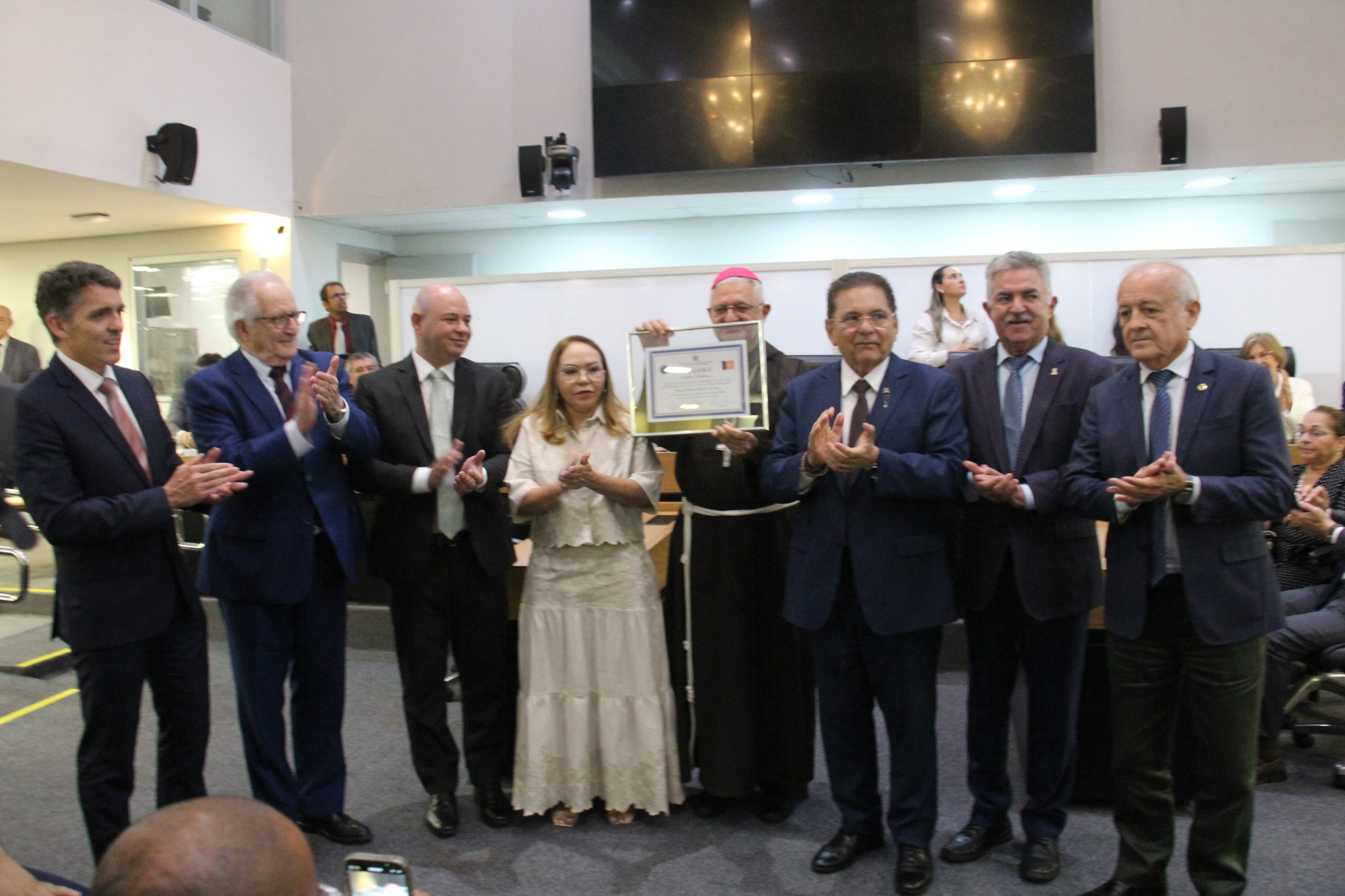 Com trajetória em Feira, Dom Manoel Delson recebe honraria na Assembleia da Paraíba