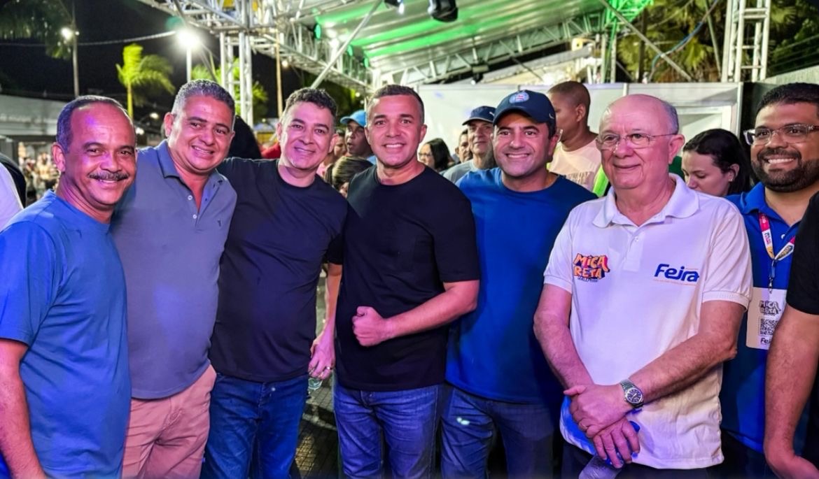 Durante a Micareta, prefeito de Santo Estêvão anuncia Theuzinho no São João e promete programação especial