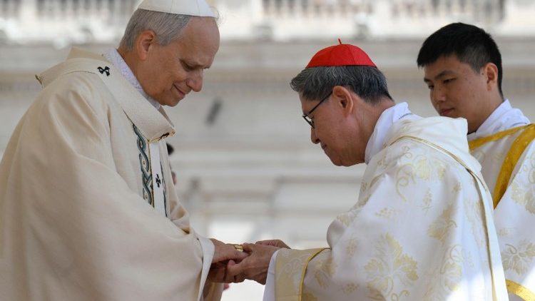 Papa condena sistema econômico que marginaliza os pobres em missa inaugural