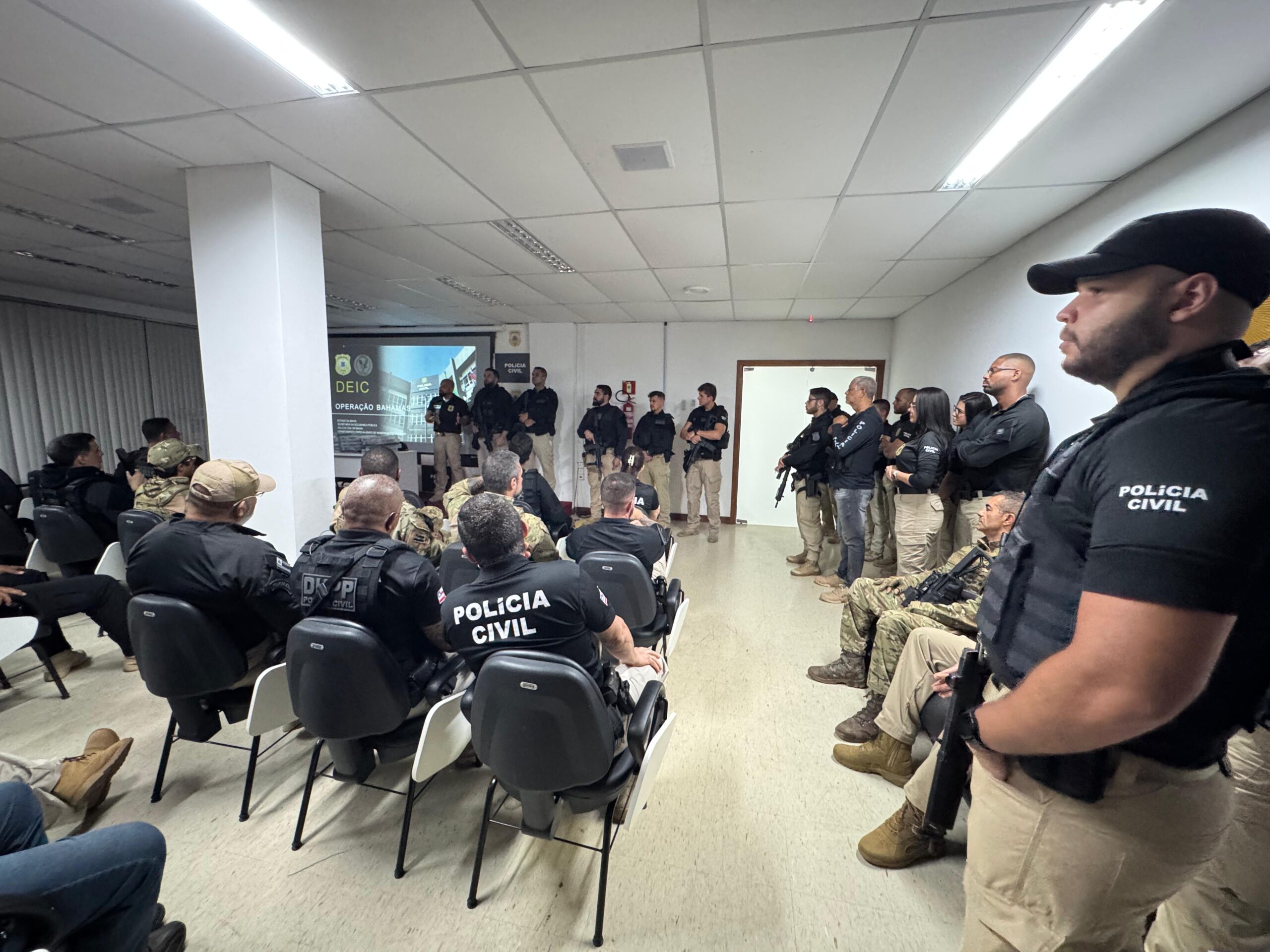 Operação Bahamas tem alvos em Feira de Santana e combate facção da Bahia ligada ao crime no Rio