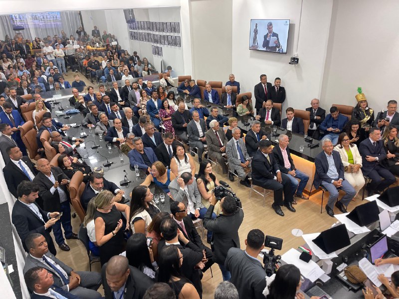 Câmara de Feira homenageia três gerações da família Magalhães em sessão solene