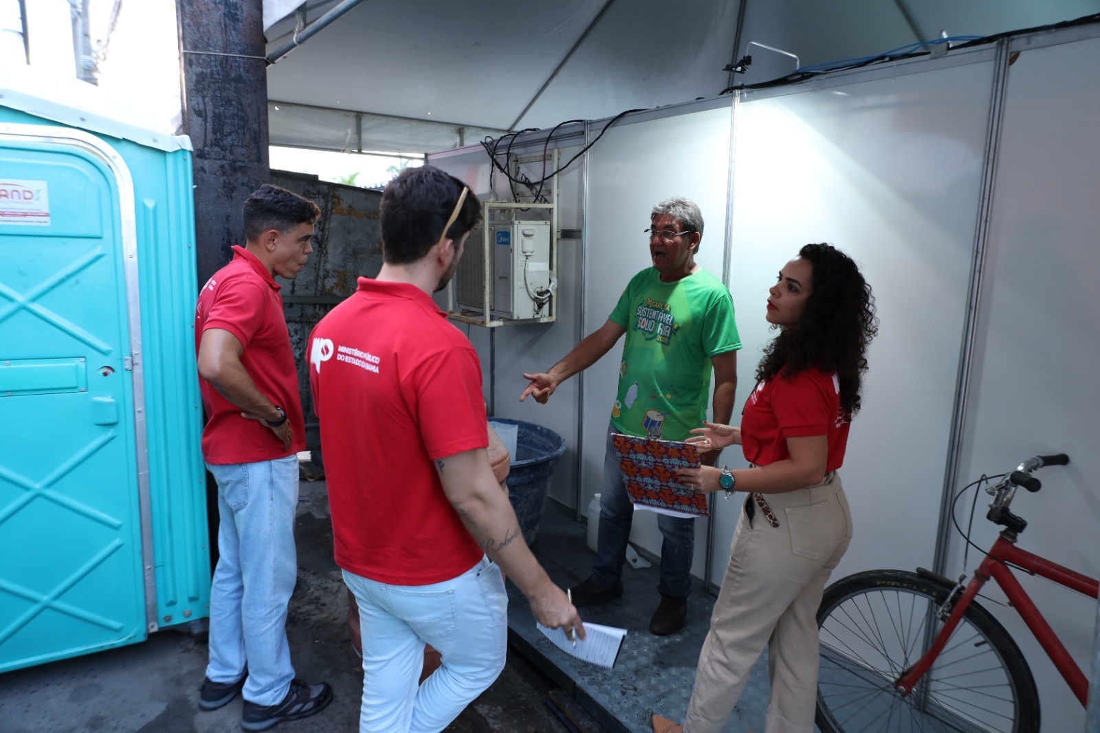 Micareta de Feira – Catadores têm acesso a água potável após intervenção do MPBA