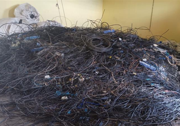Feira de Santana tem 3,4 toneladas de cabos clandestinos removidos em operação da Coelba