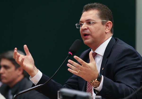 Líder do PL diz que não vai se explicar a Flávio Dino