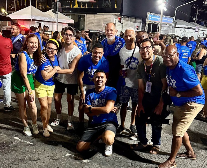 Bloco Zero Hora abre a folia com multidão e energia contagiante