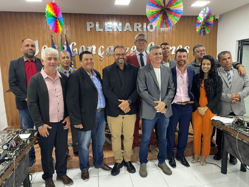 Prefeito de Ipecaetá antecipa salários dos servidores e comemora aniversário com agenda intensa ao lado da população