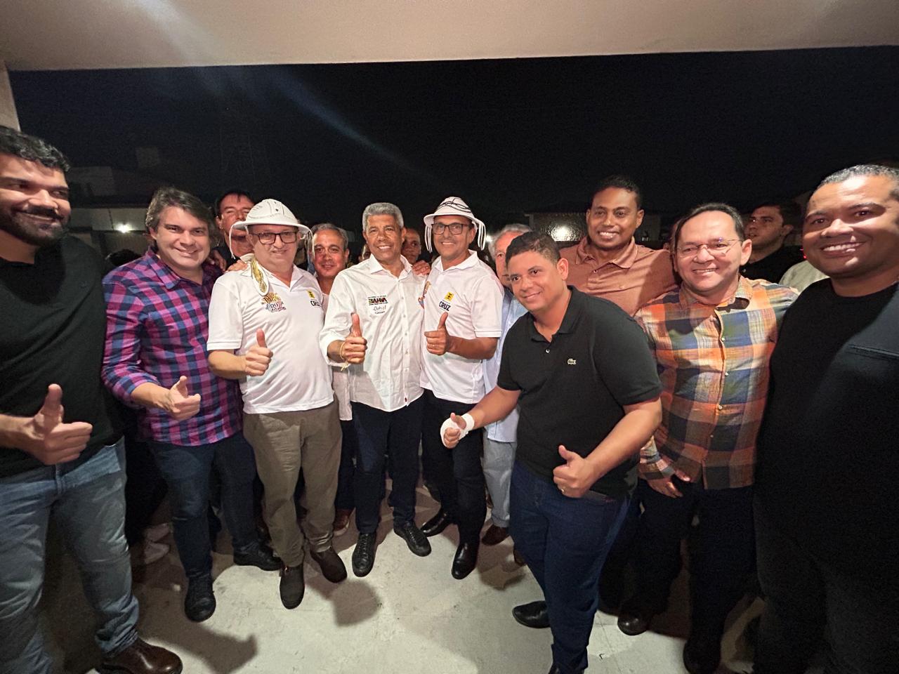 Um dia após receber ACM Neto, prefeito rasga elogios a Jerônimo Rodrigues
