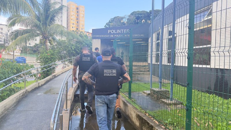 FICCO Bahia e Polícia Civil capturam três foragidos da Justiça envolvidos com tráfico de drogas, homicídios e roubo