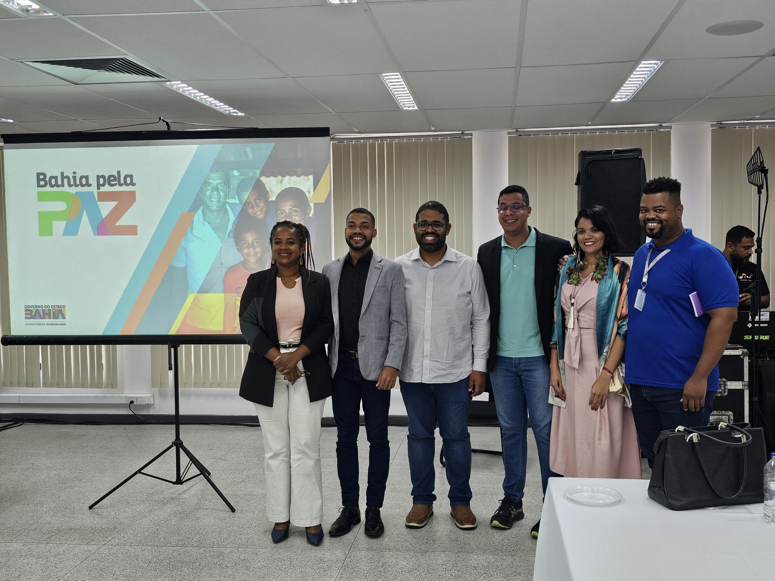 Plano de trabalho dos Coletivos Bahia pela Paz do município são construídos em Feira de Santana