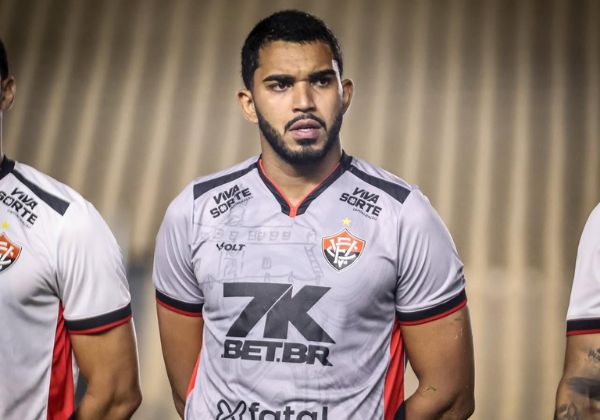 Venda encaminhada: Fábio Mota diz que Lucas Arcanjo ‘quer sair’ do Vitória