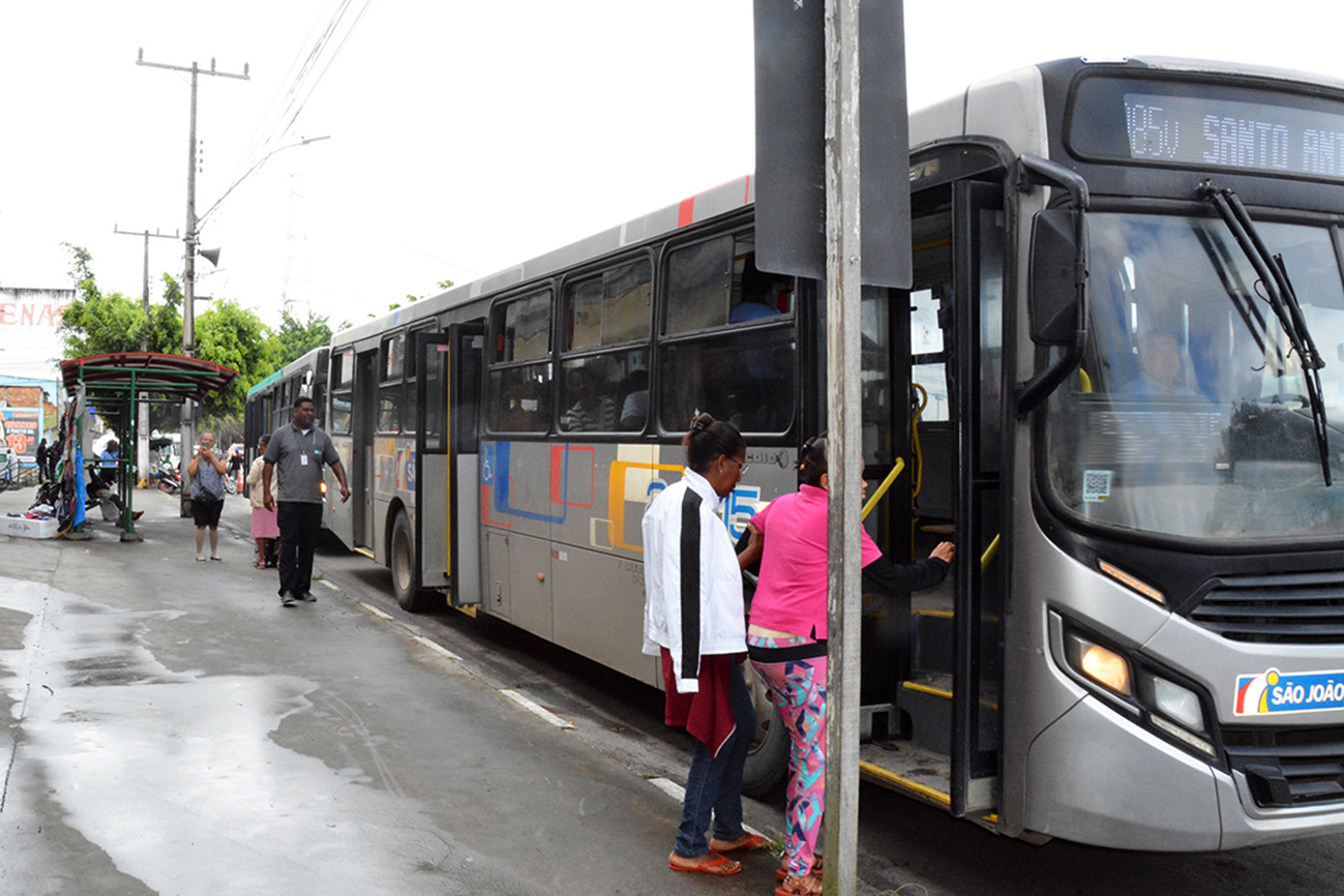 Frota de ônibus é ampliada para garantir acesso aos distritos nos festejos juninos