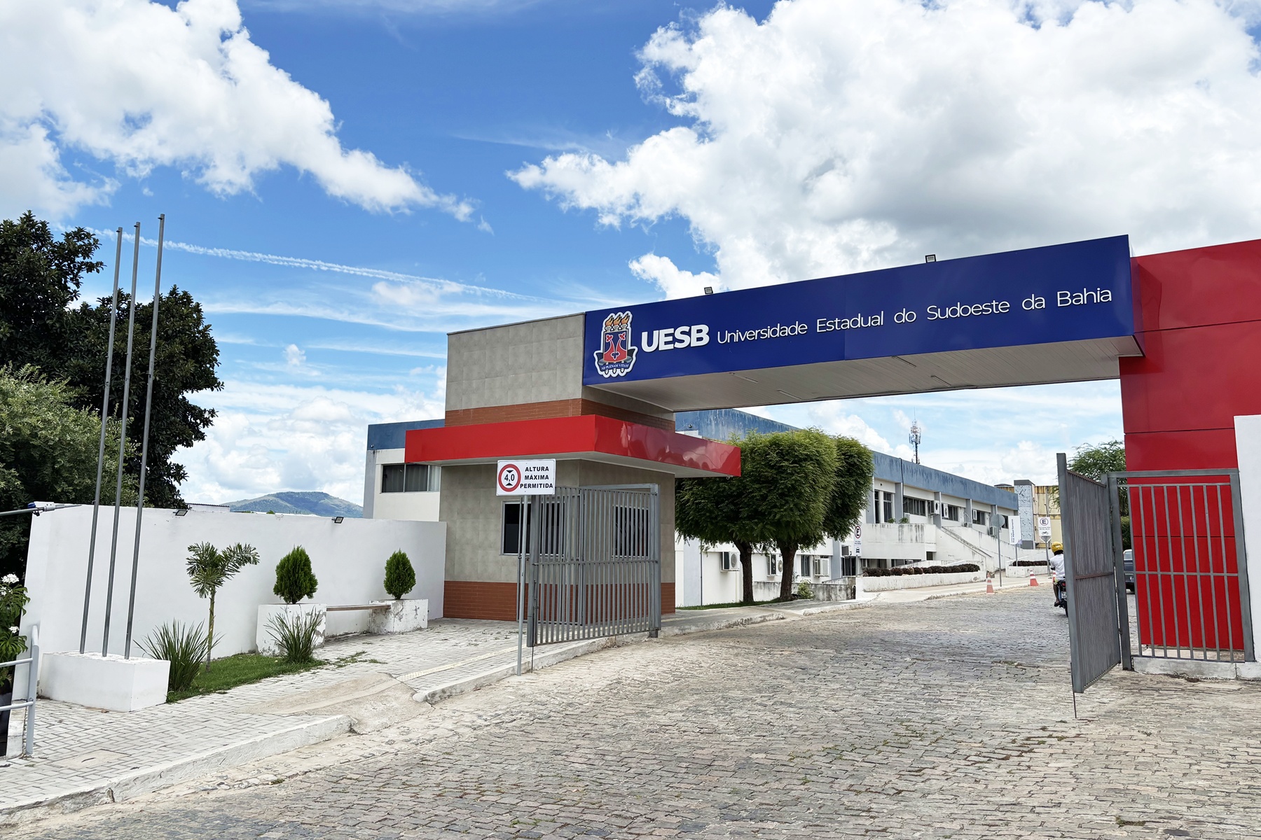 Uesb amplia cursos EaD para 10 cidades da Bahia; saiba onde estudar