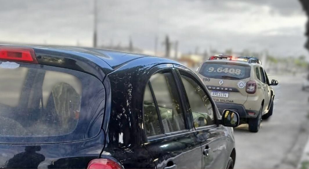 Veículo com restrição de roubo é recuperado pela 64ª CIPM em Feira de Santana