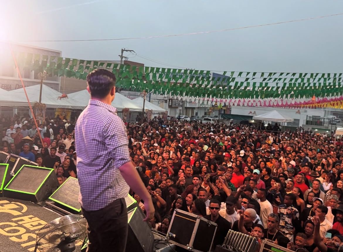 Heitor Costa arrasta multidão no São João de Serra Preta