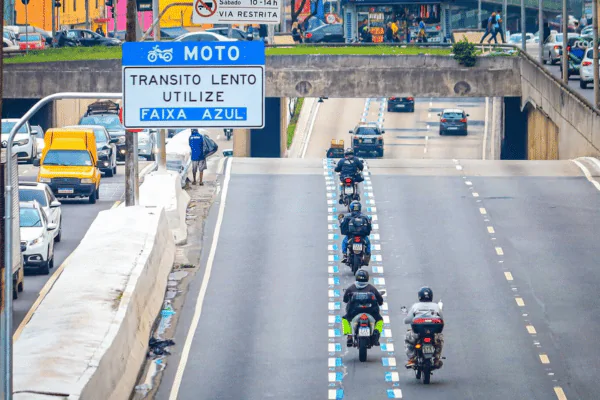 Projeto que prevê faixa exclusiva para motos em Feira será analisado pela Comissão de Obras