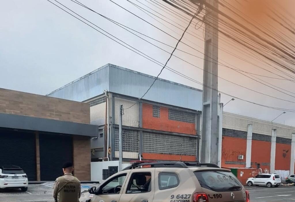 Foragido por homicídio é preso em Feira de Santana após ameaçar passageiros em ônibus
