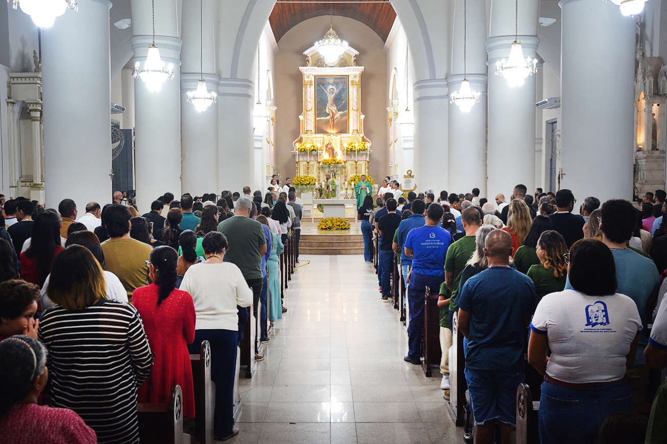 Missa solene marca lançamento da Festa de Sant`Ana 2025, padroeira de Feira de Santana