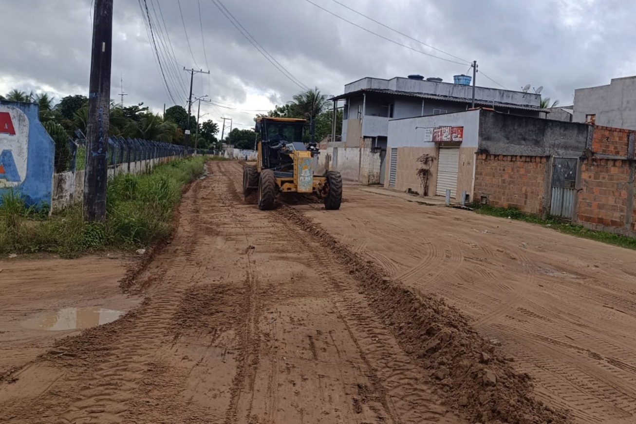 Período chuvoso paralisa manutenção de estradas nos distritos