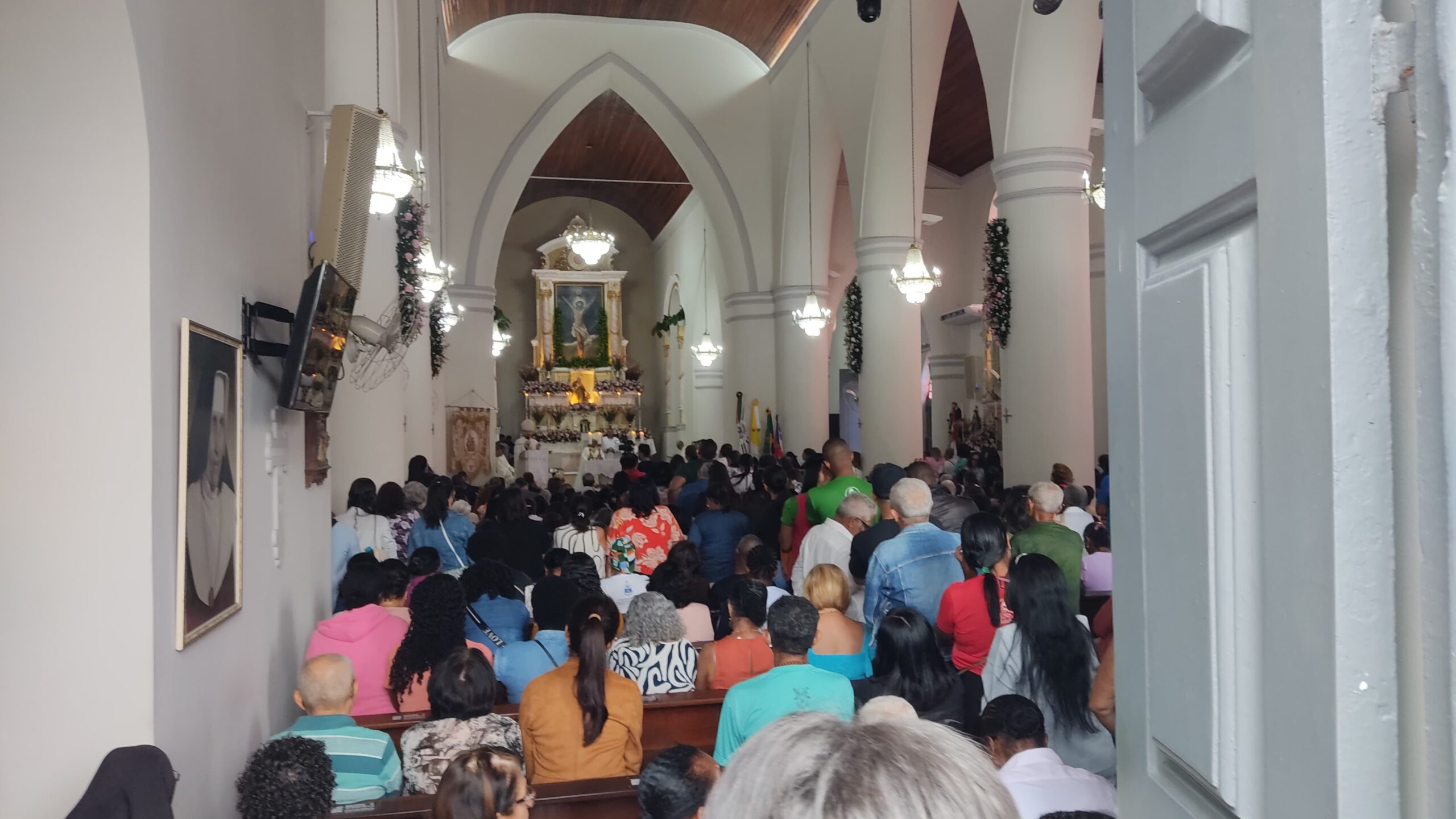 Fé e tradição marcam manhã de celebrações no Dia de Senhora Sant’Ana em Feira de Santana