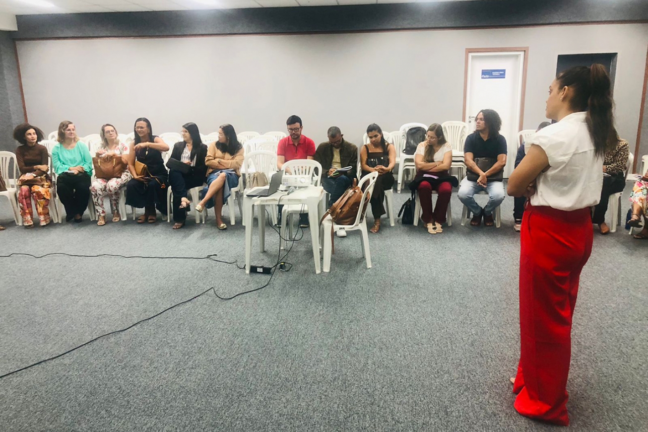 Feira de Santana sedia encontro regional do Pacto pela Educação com foco na EJA e combate ao analfabetismo