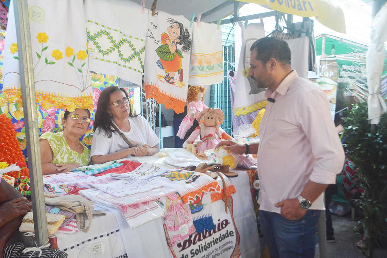 III Feira da Agricultura Familiar e Economia Solidária mostra força do homem do campo