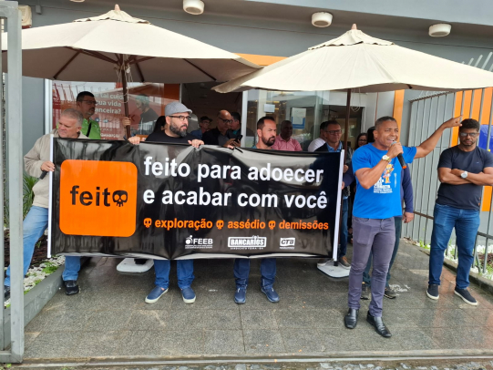 Bancários protestam contra fechamento de agência do Itaú em Feira de Santana; presidente do sindicato fala sobre o ocorrido