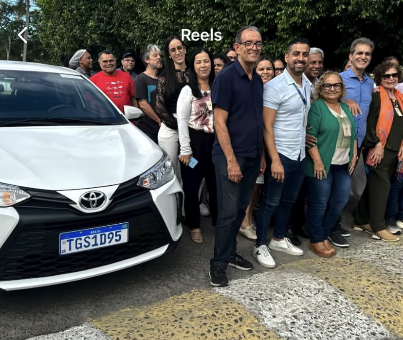 Deputado Robinson Almeida entrega veículo zero km ao Hospital Lopes Rodrigues em Feira de Santana