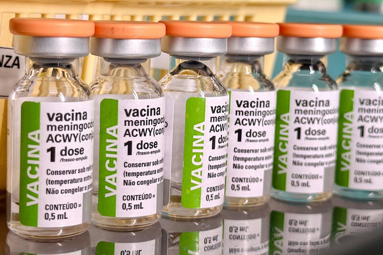 Vacina contra meningite é reforçada com novo imunizante em Feira