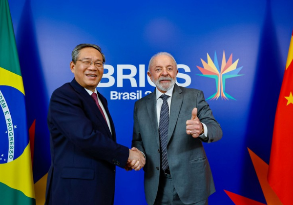 Em encontro com primeiro-ministro chinês, Lula destaca bom momento na relação bilateral