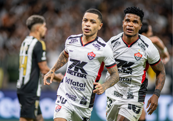 Matheusinho assume camisa 10 do Vitória após saída de Wellington Rato