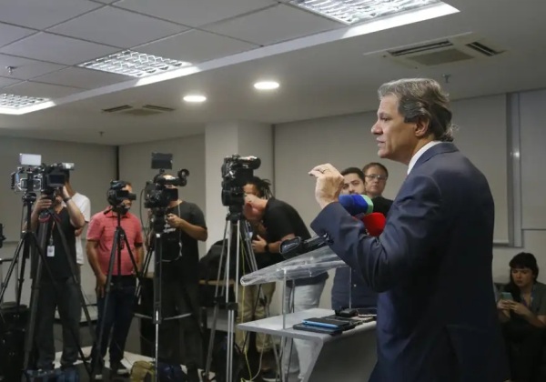 Tesouro dos EUA procura ministro Fernando Haddad para tratar do tarifaço
