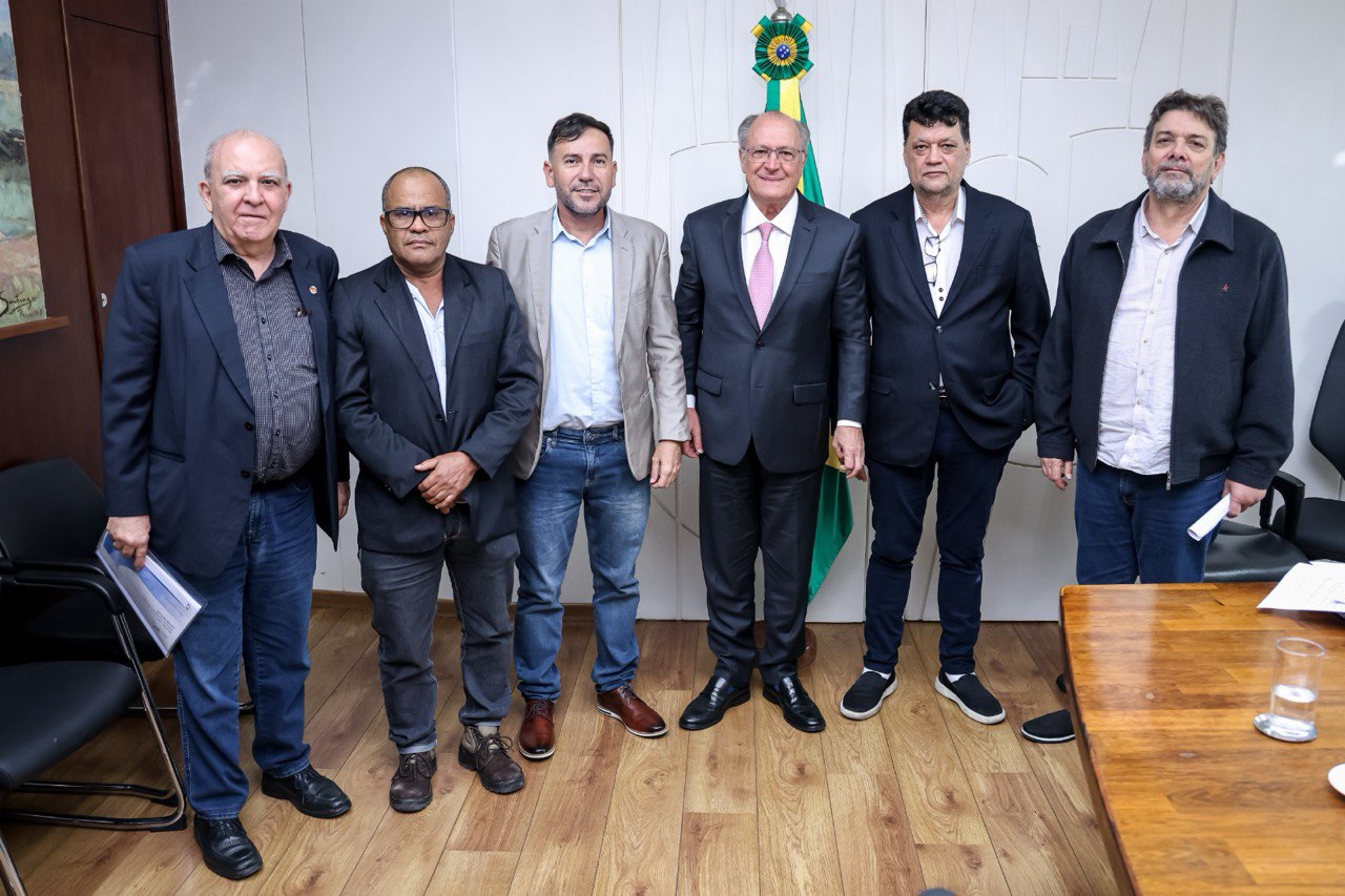 Sindicalista feirense participa de reunião com ministro em Brasília