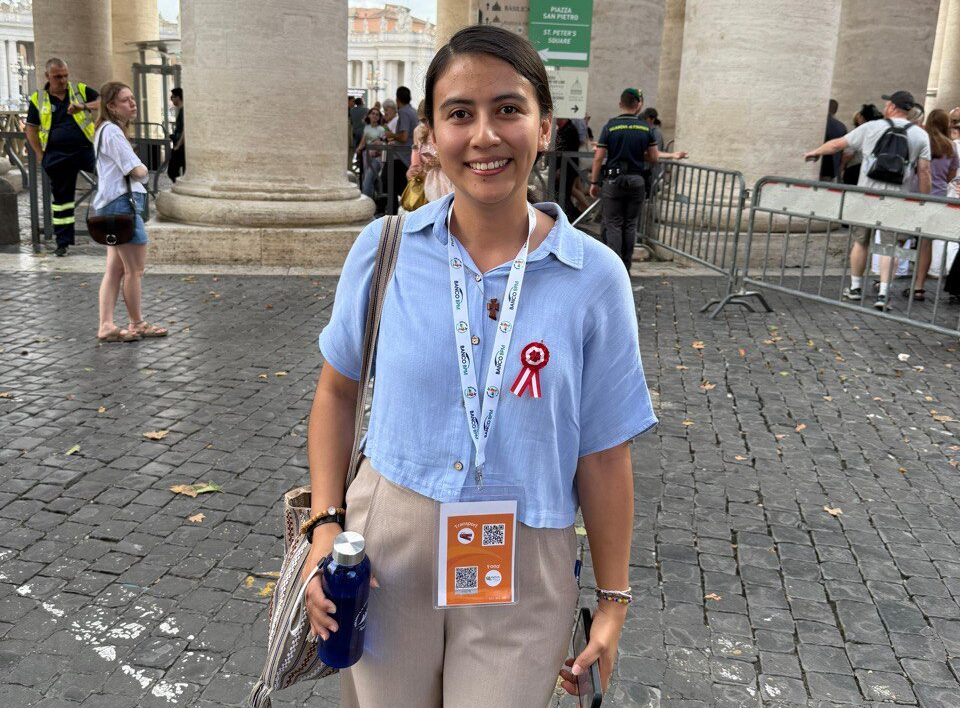 “Muito mais peruano que americano”: Peruanos celebram o Papa Leão XIV no Jubileu dos Jovens