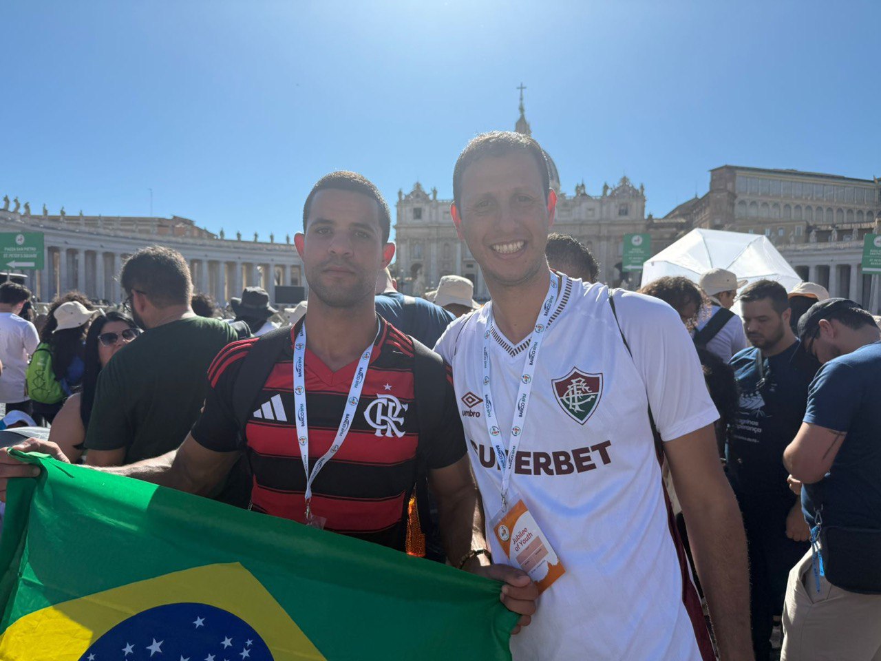 Unidos pela fé: torcedores de Flamengo e Fluminense celebram o Jubileu dos Jovens