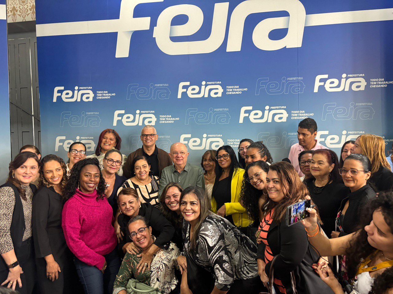 Prefeitura sanciona leis que ampliam gratificações e reformulam escolha de diretores escolares