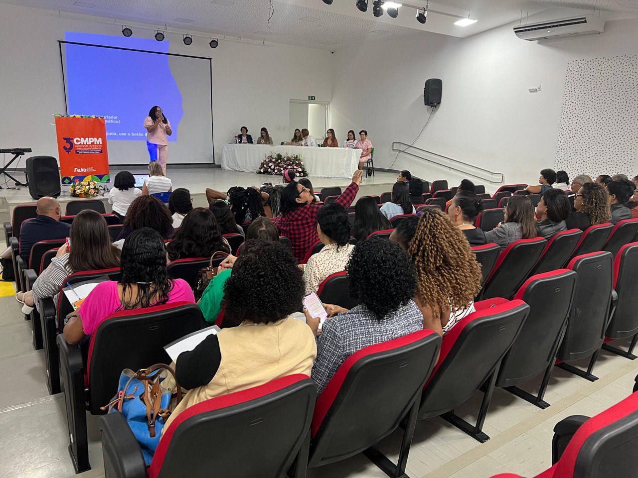 Feira de Santana realiza 3ª Conferência Municipal de Políticas para Mulheres