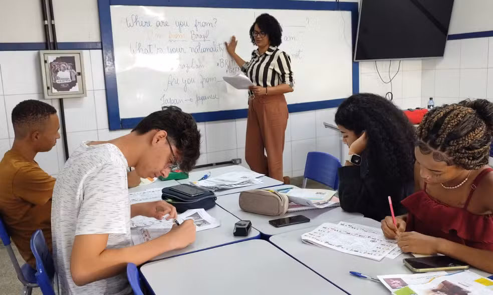 Oficina gratuita de inglês é oferecida para estudantes da rede estadual de ensino em Feira