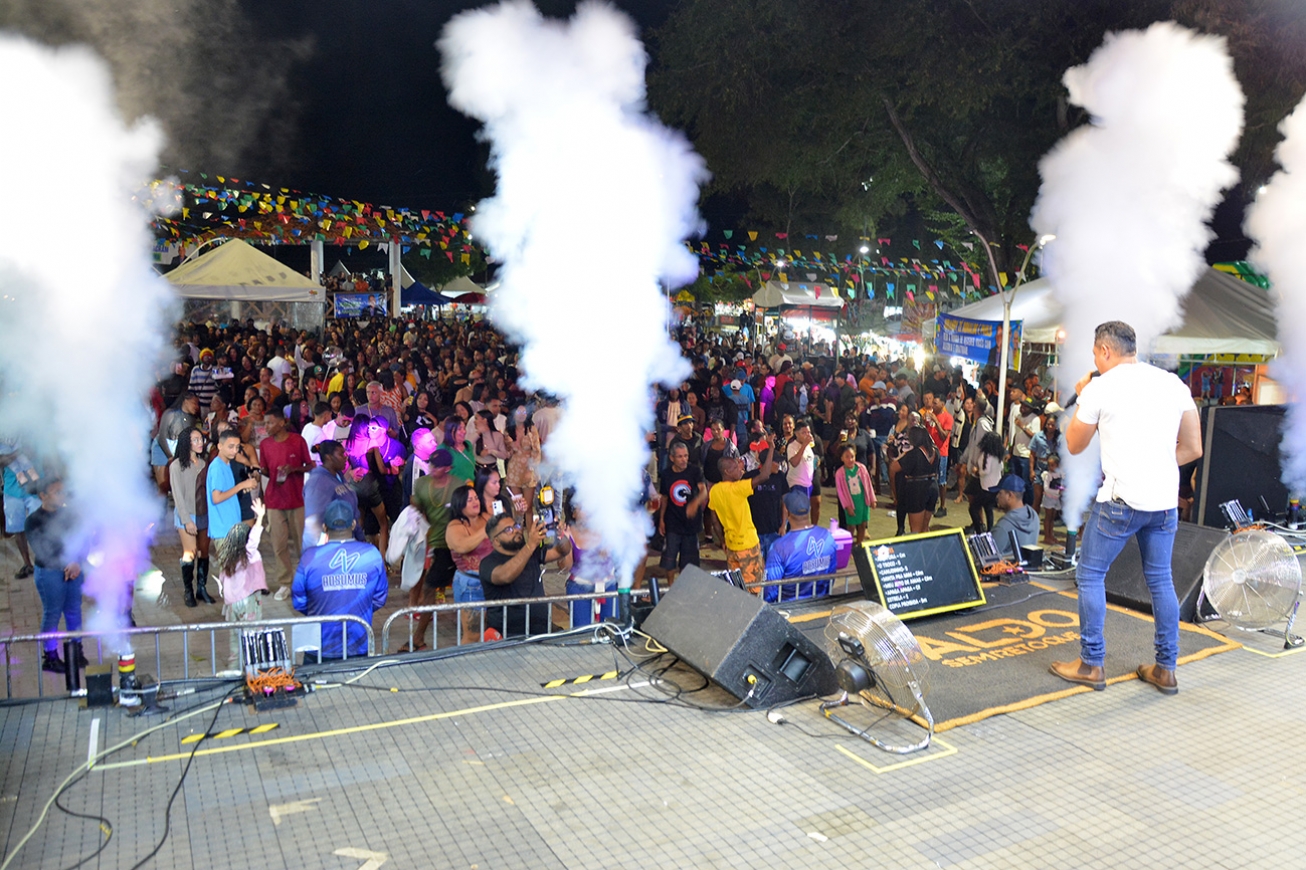 Romantismo e muita animação marcam a segunda noite da Festa do Vaqueiro em Ipuaçu