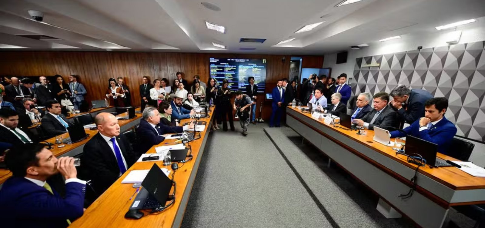 “Careca do INSS” desiste de prestar depoimento e reunião sobre CPMI é cancelada