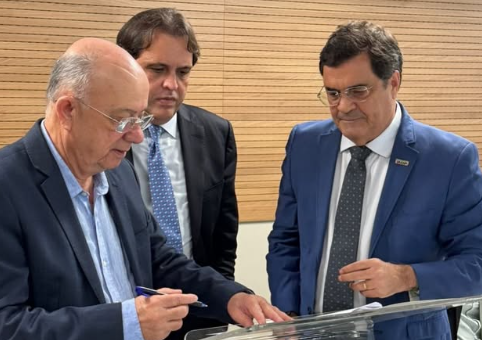 Prefeito José Ronaldo assina termo de acordo de cooperação para Regularização Fundiária do Polo Industrial de Feira de Santana