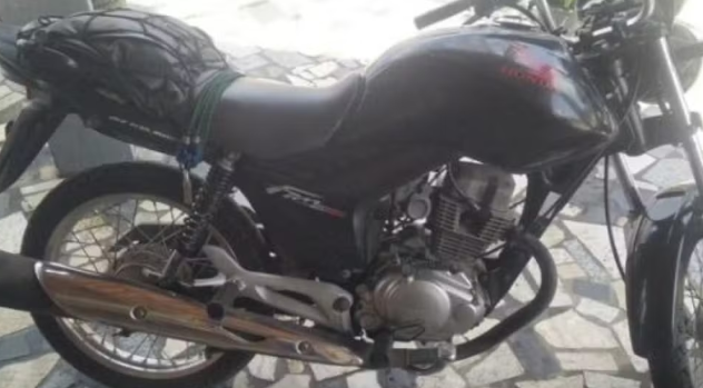 Homem furta moto de PM ao lado de posto policial em Feira de Santana