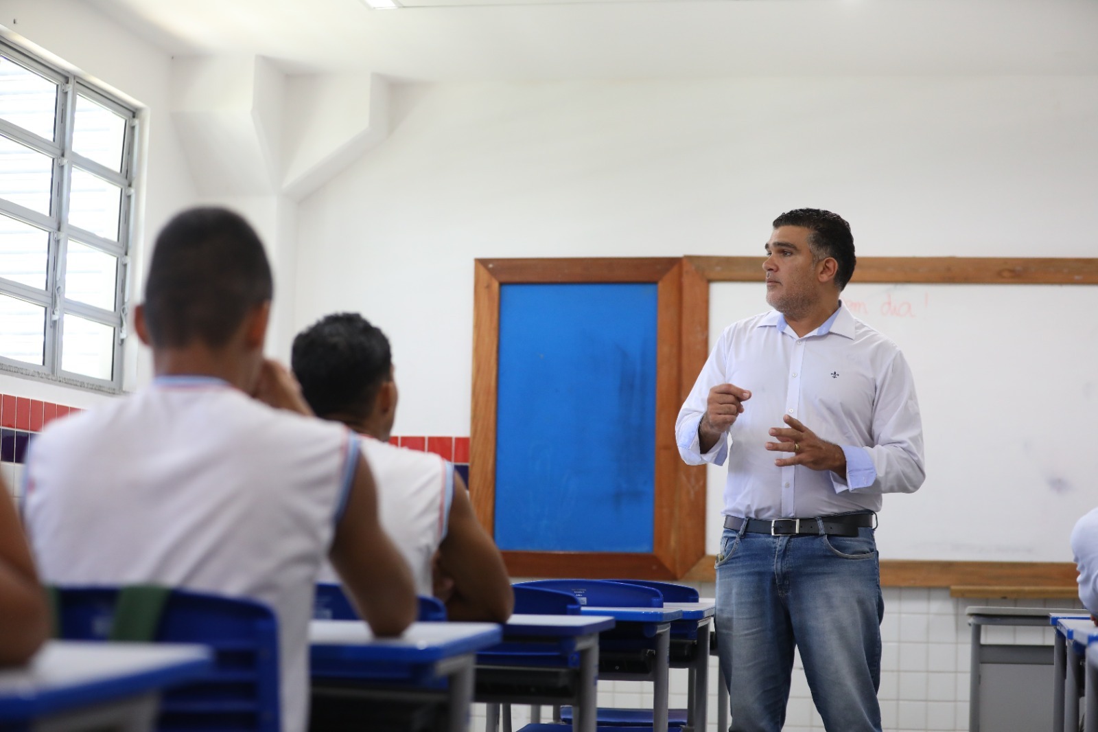 SEC abre prazo para professor converter licença-prêmio em pecúnia