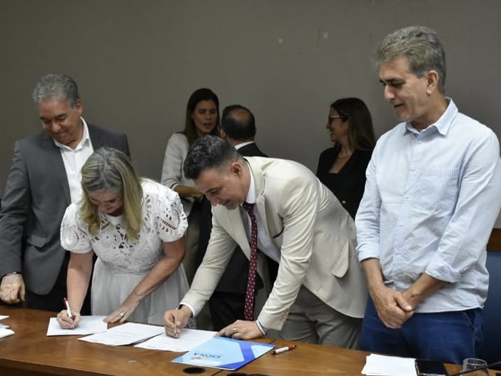 Câmara de Feira firma convênio com Assembleia Legislativa para oferecer cursos à população