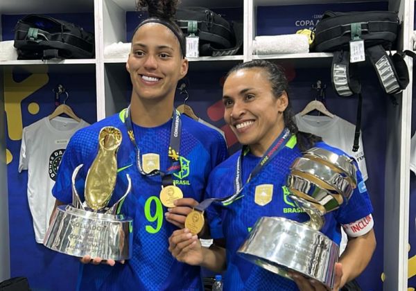 Marta e Amanda Gutierres são indicadas à Bola de Ouro 2025