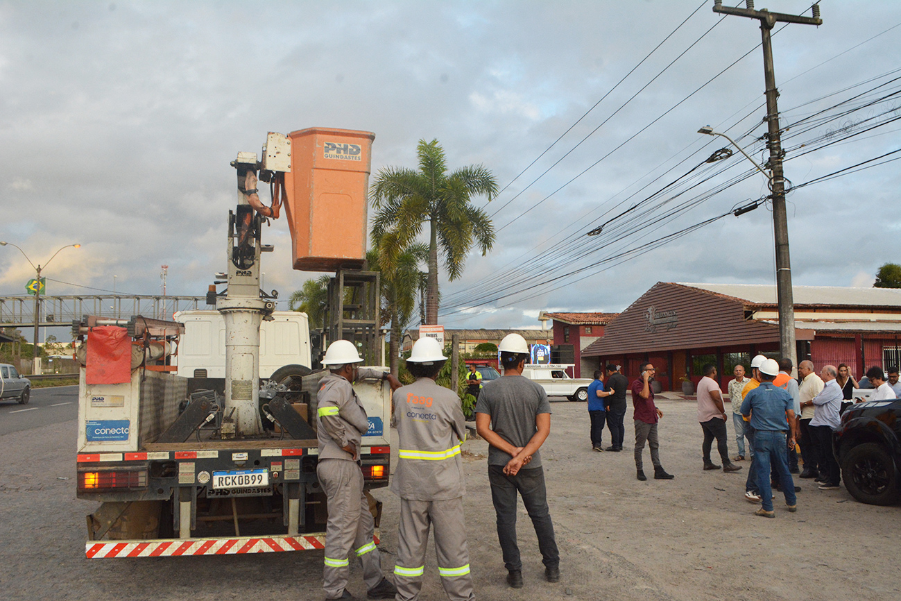 Prefeitura de Feira começa a implantar iluminação de LED na BR-324